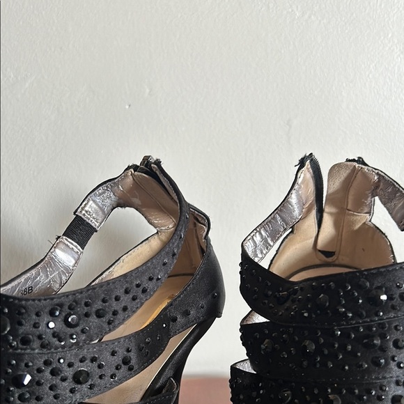 Sophisticated Black Stiletto Heels with Strappy Design - Picture 12 of 16